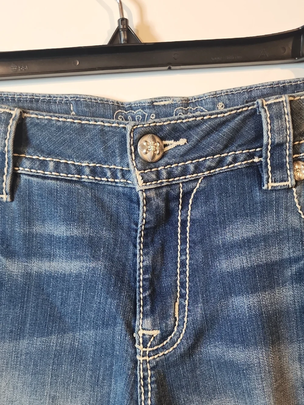 Miss Me Easy Cropped Jeans NWOT Size 31 - Picture 5 of 14